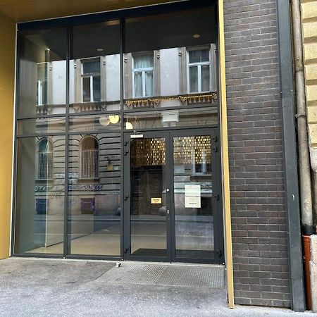 Comfort Court Apartment - Free Parking, Balcony Budapest Exterior photo