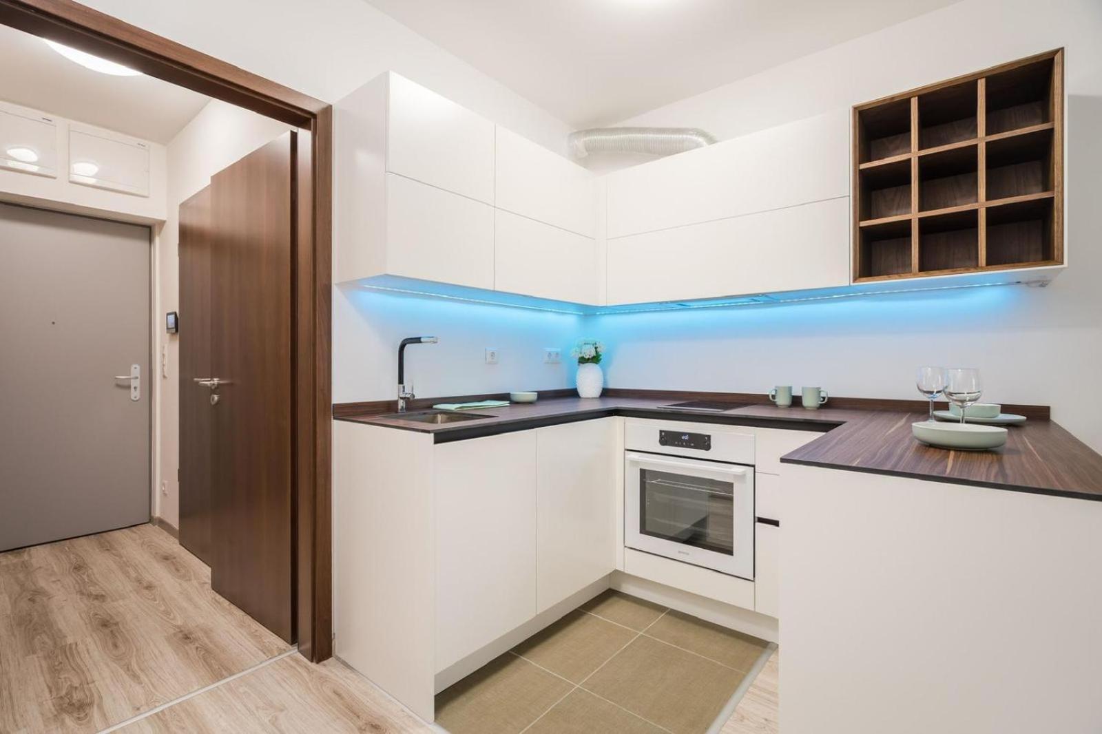 Comfort Court Apartment - Free Parking, Balcony Budapest Exterior photo