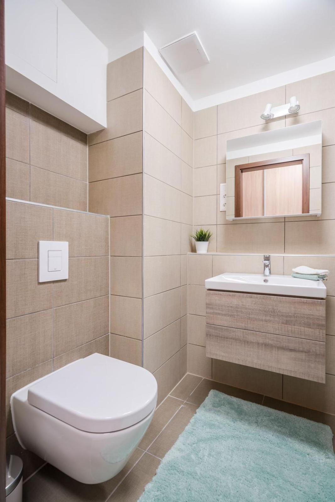 Comfort Court Apartment - Free Parking, Balcony Budapest Exterior photo
